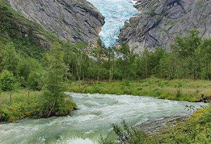 Norwegian glacier melting (Photo by Edward Nyburg)