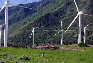 Spanish Fork Wind Farm in Utah (Photo by Edison Mission Group courtesy NREL)
