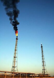 Gas flaring from a refinery at Langshu, Gangsu, China (Photo by Adam Cohn)
