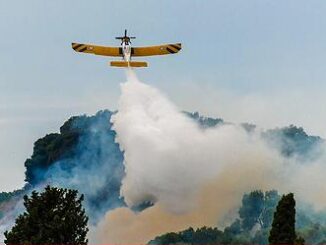 firefighting plane